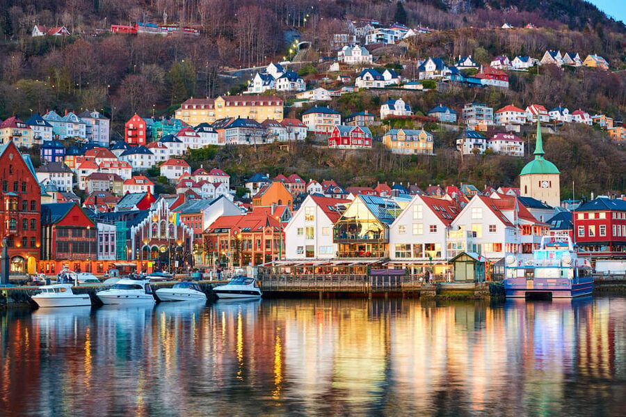Bergen: Sightseeing Walking Tour with Ferry Ride - Why this Bergen tour works well on your first day