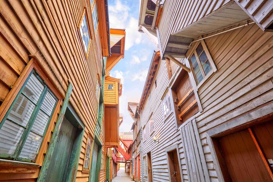 Bergen: Sightseeing Walking Tour with Ferry Ride - Øvregaten and the quieter old lanes