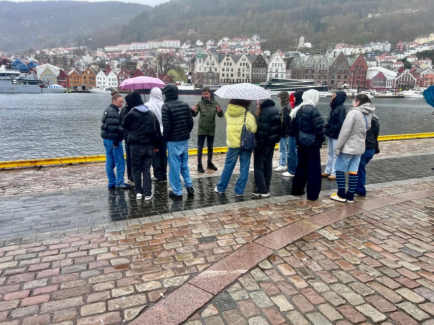 Bergen: Sightseeing Walking Tour with Ferry Ride - Torgallmenningen and Festplassen