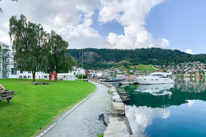 Bergen to Hardangerfjord VIP car + private yacht Fjord cruise - Norheimsund is the handoff point