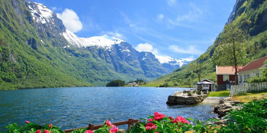 Bergen: Viking Village, Nærøyfjord Cruise & Flåm Railway - Flåm, a short pause between fjord and rail