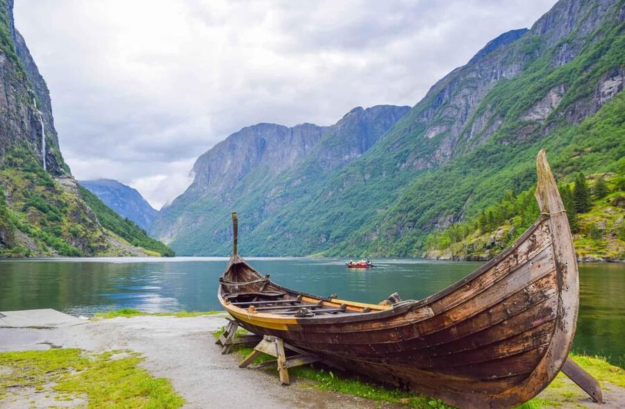 Bergen: Viking Village, Nærøyfjorden Cruise and Flåm Railway - Who will get the most from this day?