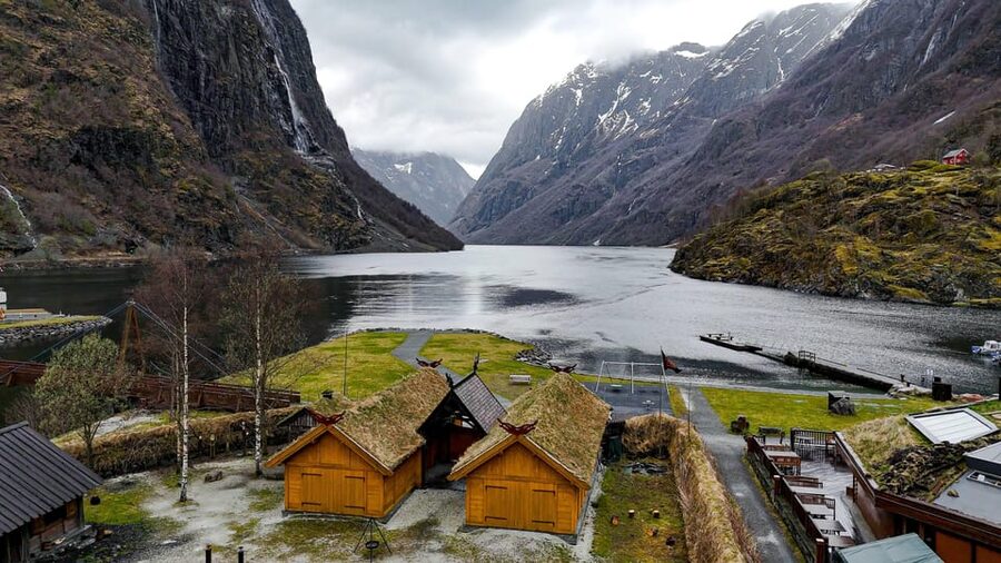 Bergen: Viking Village, Nærøyfjorden Cruise and Flåm Railway - Flåm gives you a short pause before the railway