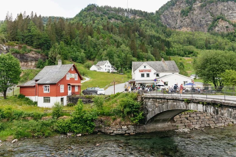 Bergen: Waterfalls of Hardangerfjord Shore Excursion - From Bergen to the first waterfall