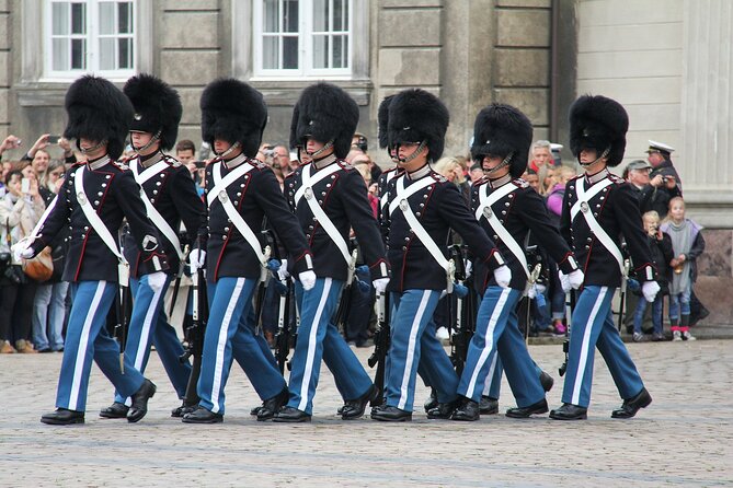 Best of Copenhagen Biking Tour-3 Hours, Small Group max 10 people - Christiansborg, Tivoli, and City Hall