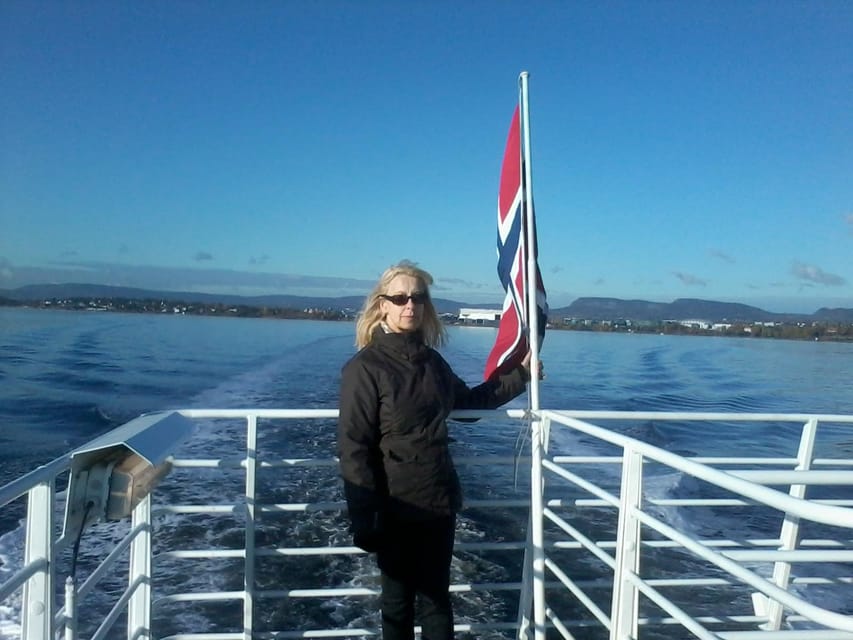 Best of Oslo: Walking Tour with a local guide - Oslo City Hall and the civic center