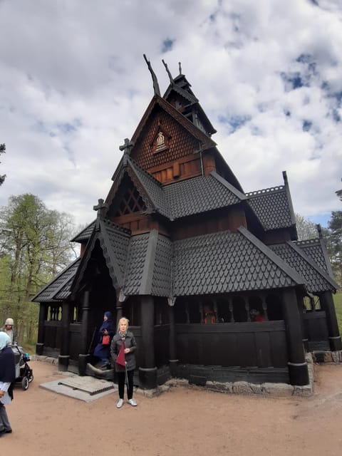 Best of Oslo: Walking Tour with a local guide - The Royal Palace and the main avenue