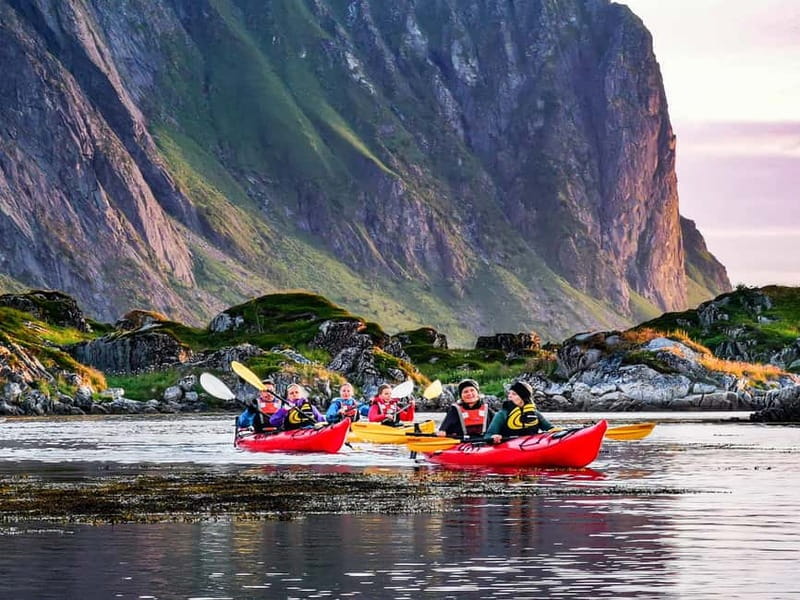 Bøstad: Kayaking Tour in Lofoten with Snacks - A rest stop with snacks, hot drinks, and local stories