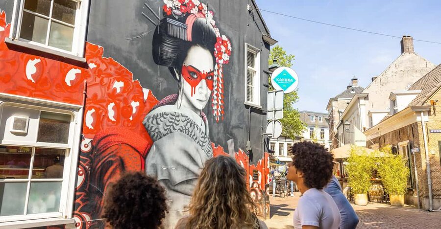 Breda: Highlights tour with local guide - Walking from park paths to Breda’s old center