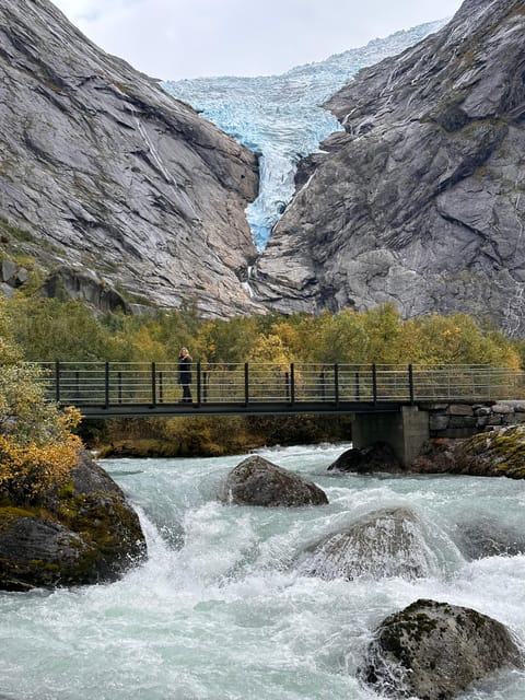 Briksdal Glacier and Loen Skylift Tour with Transfer - Why a private guide changes the day