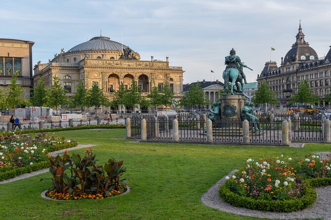 Castles of Kronborg and Frederiksborg from Copenhagen by Car - Frederiksborg Castle and Gardens in the 8-hour plan
