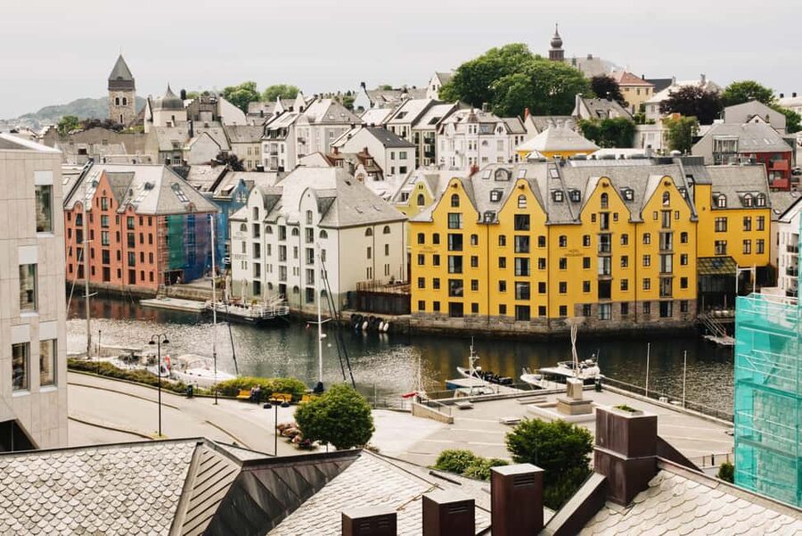 City walk in Ålesund: Art Nouveau, sea views, and insider tips - What the $61 price gets you
