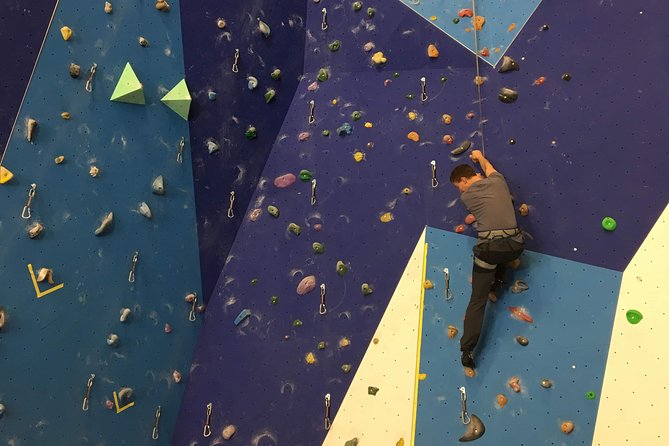 Climb one of Norway's Highest Indoor Climbing Wall - The one-hour introduction to climbing