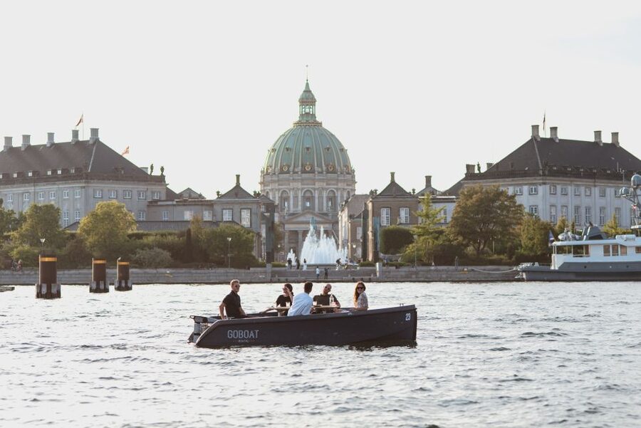 Copenhagen: 1, 2 or 3-Hour Boat Rental (No License Required) - A gentle route through Copenhagen Harbor