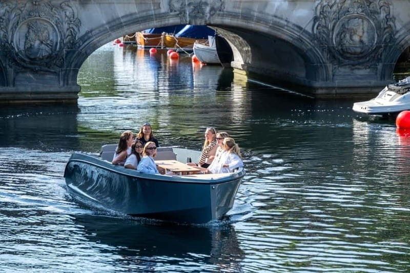 Copenhagen: 1 or 2-Hour Canal Tour in Silent Electric Boats - Why the nine-person format matters