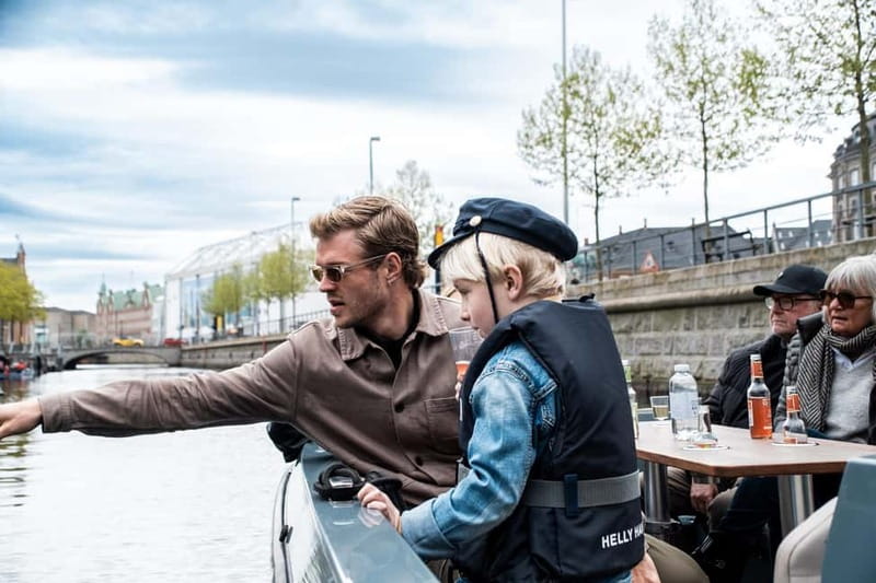 Copenhagen: 1 or 2-Hour Canal Tour in Silent Electric Boats - Royal Copenhagen beside Amalienborg Palace