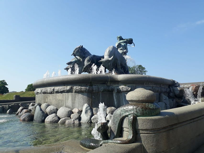 Copenhagen: 2,5-Hour 'Must See' Bike Tour with a Local Guide - Key points at a glance