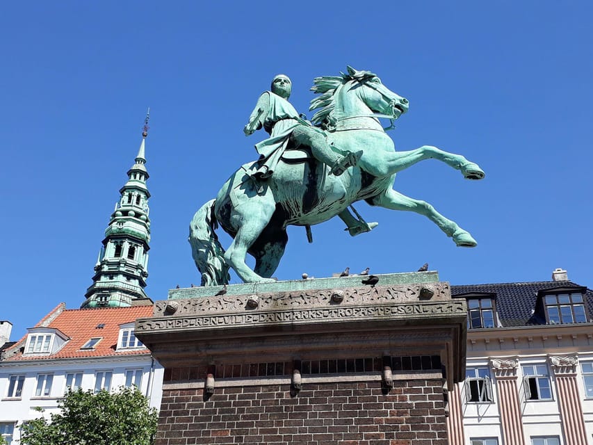 Copenhagen: 2,5-Hour 'Must See' Bike Tour with a Local Guide - Nyhavn: colorful harbor views and a short pause