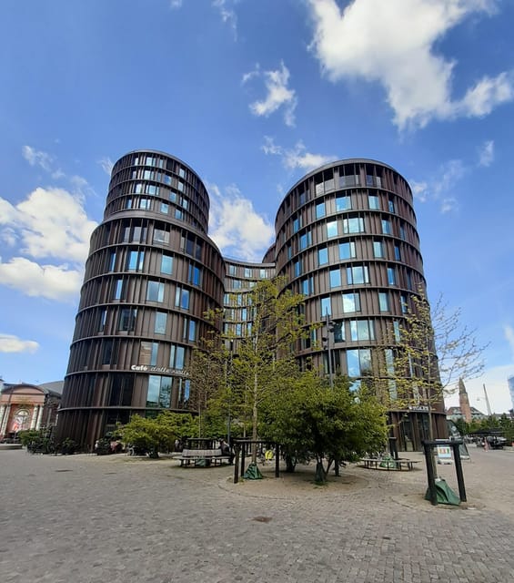 Copenhagen: 2,5-Hour 'Must See' Bike Tour with a Local Guide - Gefion Fountain and the route toward the waterfront