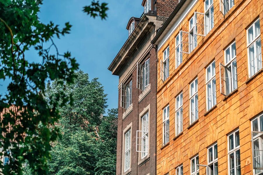 Copenhagen: 2-hour Old Town Private Walking Tour - The Botanical Garden stop and the route’s changing texture