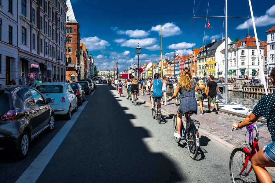 Copenhagen: 3-hour Private Guided Bike Tour - Snake Bridge, Circle Bridge, and Cykelslangen