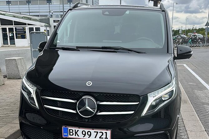 Copenhagen Airport Transfer Service | English Speaking Driver - What flight tracking really means