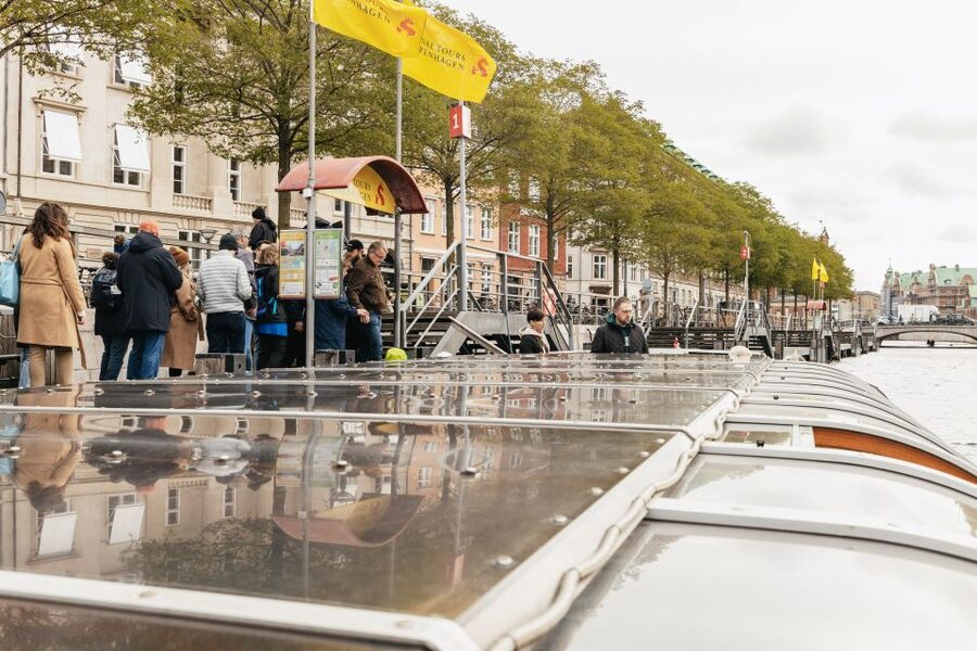 Copenhagen: Canal Cruise with Guide - Who should book this Copenhagen canal cruise?