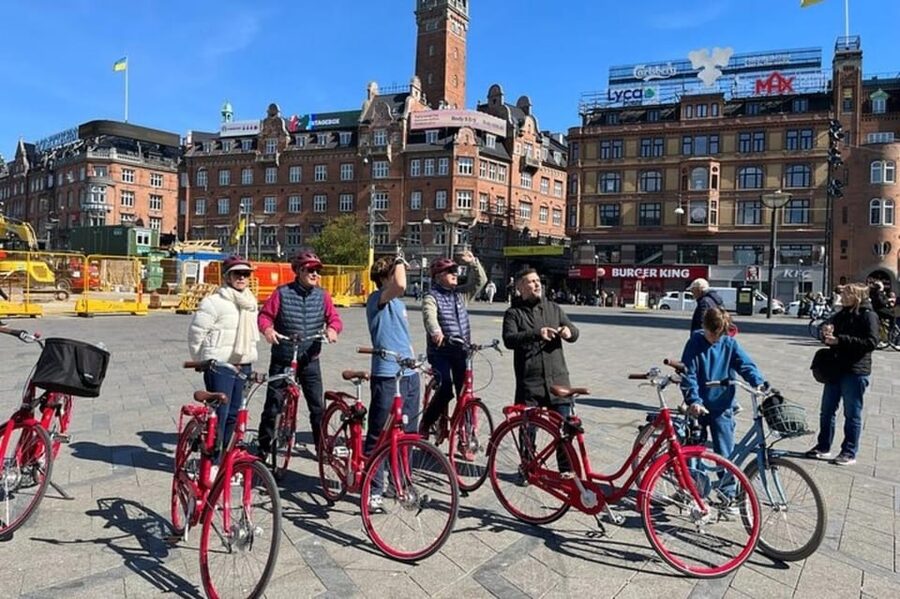 Copenhagen Christianshavn Walking Tour - Following the water at Christianshavns Kanal