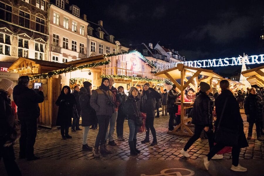Copenhagen: Christmas Walking Tour with Treats and Drinks - What the $78 price really covers