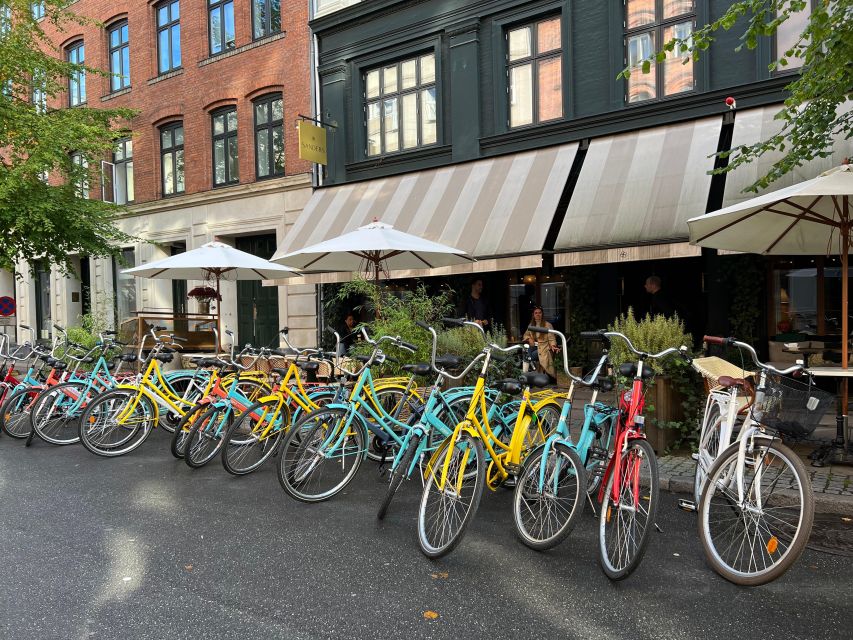 Copenhagen: City Highlights Guided Bike Tour - Guides, stories, and the headset advantage