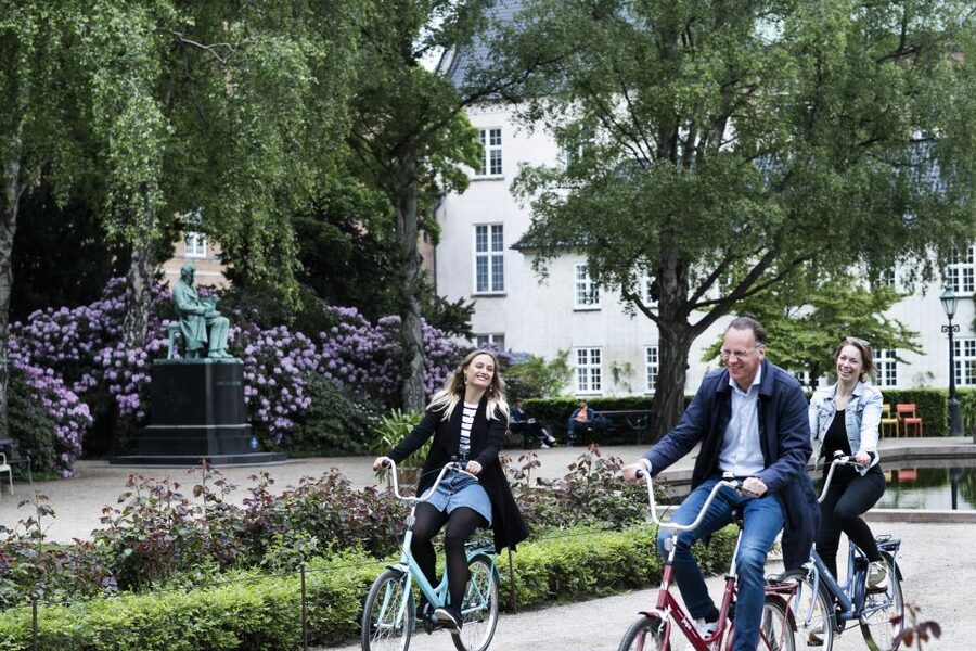 Copenhagen: City Highlights Guided Bike Tour - Starting at Nikolaj Plads 34