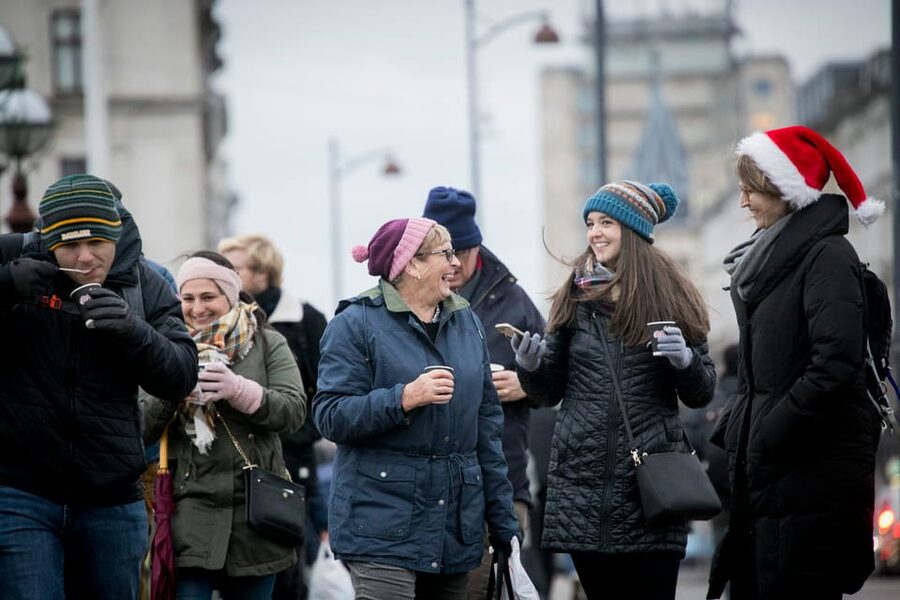 Copenhagen: Evening Gourmet Walk with Food & Drinks Tasting - Why this Copenhagen food walk works well at dinnertime