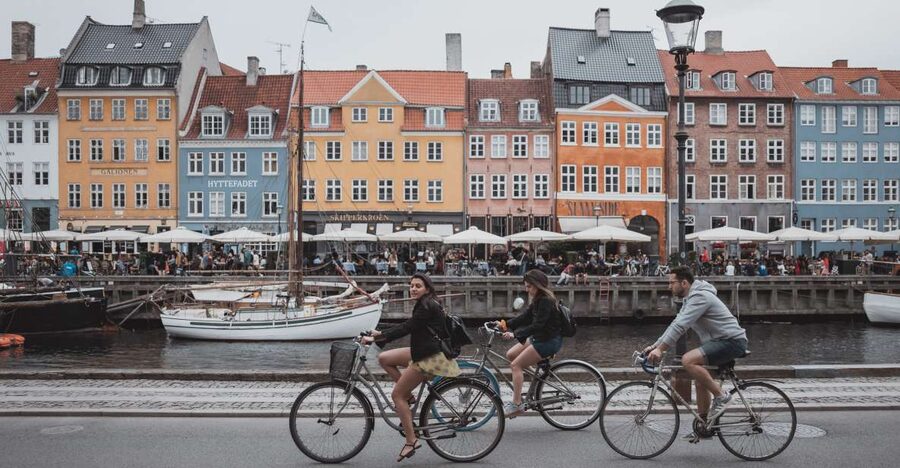 Copenhagen: Express Walk with a Local in 60 minutes - What the local guide adds