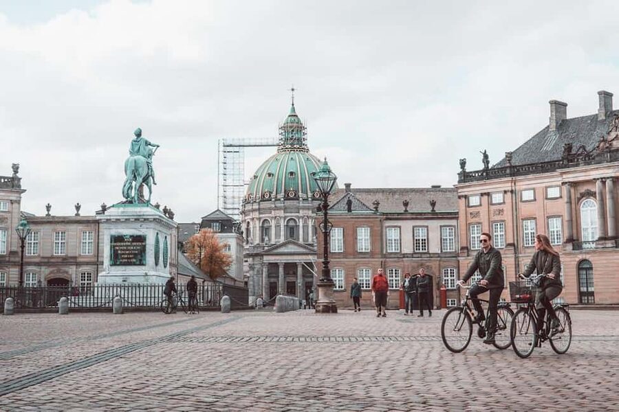 Copenhagen: Guided Bike Tour in French - Why a bicycle is the right way to see Copenhagen