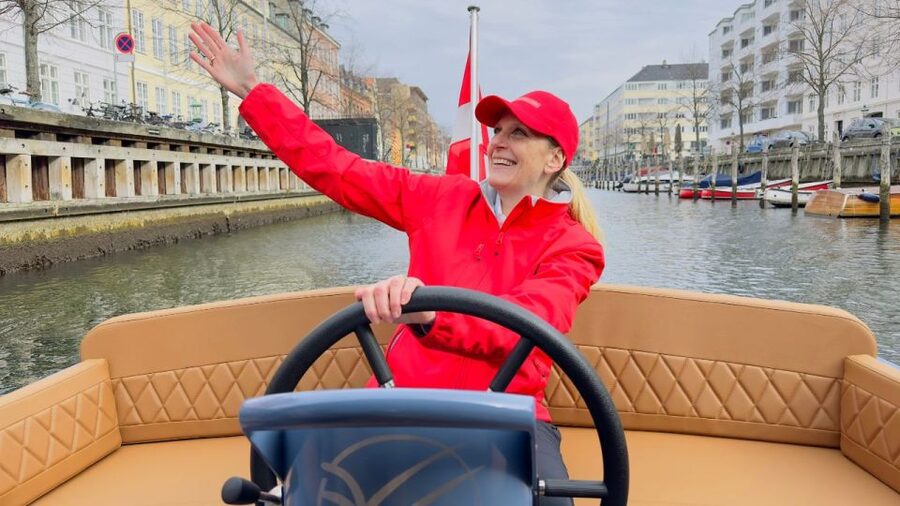 Copenhagen: Guided Canal Tour by Electric Boat - What the route shows you from the water