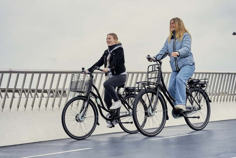 Copenhagen: Guided E-Bike Tour - The Opera House and the harbor ride