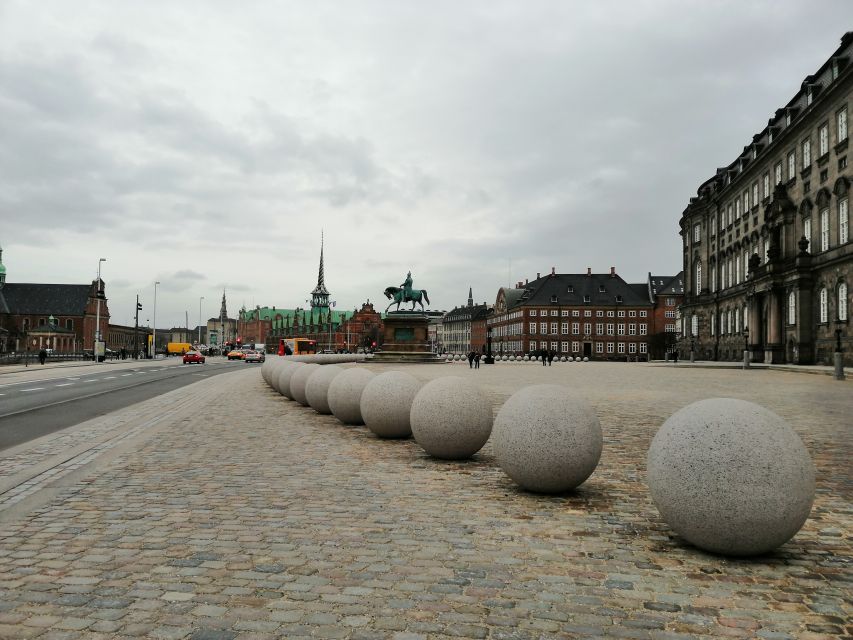 Copenhagen: Guided Walking Tour - The Round Tower and Rosenborg Castle