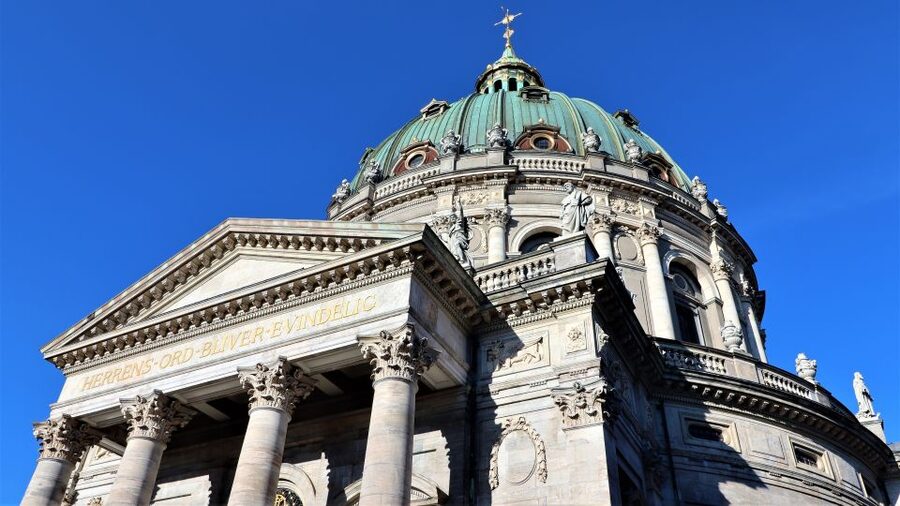 Copenhagen: Guided Walking Tour in French - Gefion Fountain and Kastellet’s old defenses