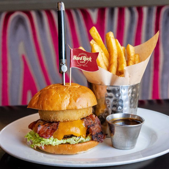 Copenhagen: Hard Rock Cafe with Set Menu for Lunch or Dinner - What priority seating really gives you