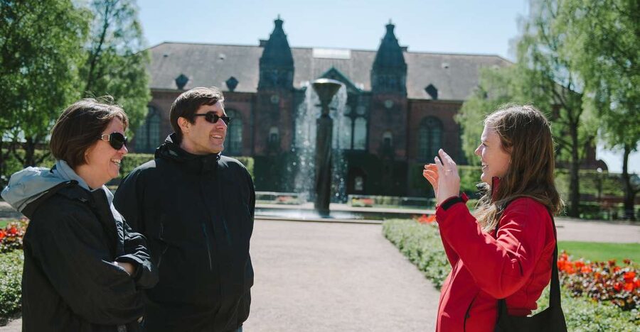 Copenhagen: Highlights & Hygge Guided Walking Tour w/ Lunch - Amalienborg and the changing of the guards