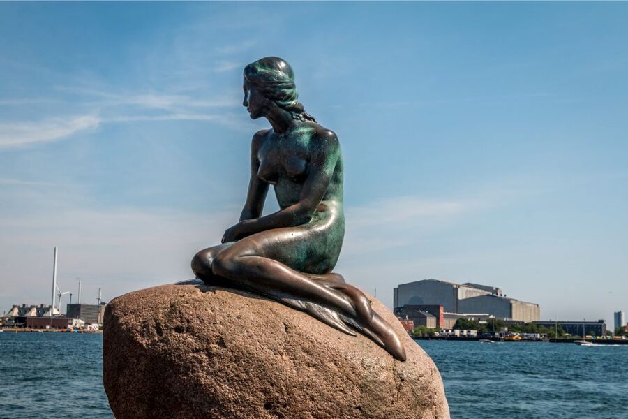 Copenhagen: Highlights & Secrets Private Walking Tour - Old Town, Højbro Plads, and St. Nicholas Church