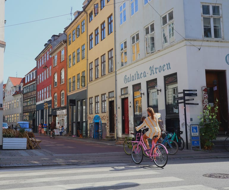 Copenhagen: Hygge & Highlights Walking Tour with Local Guide - Amalienborg: royal life in an open square