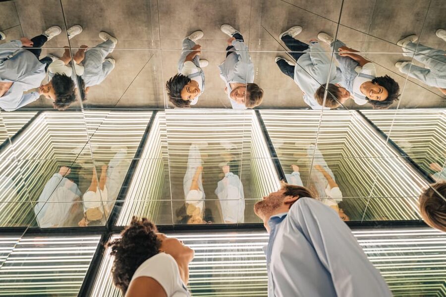 Copenhagen: IKONO Immersive Experience Entry Ticket - Reflections and 99 silver balloons