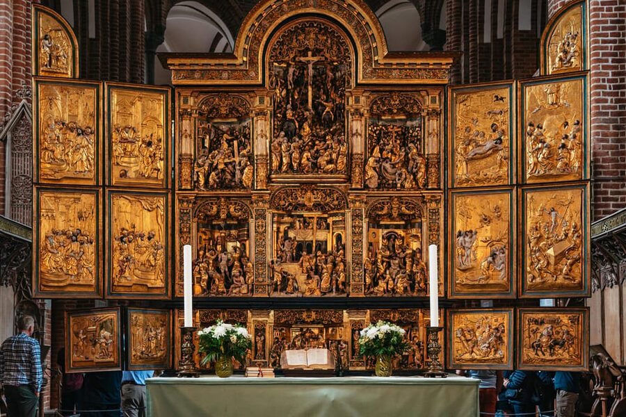 Copenhagen: Kronborg, Frederiksborg Castle and Roskilde Tour - The guide and the value of the van