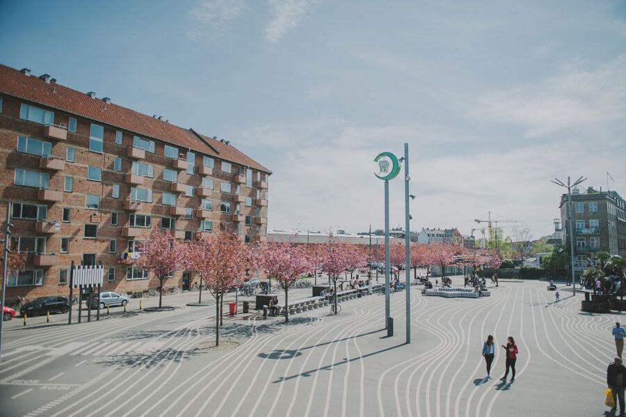 Copenhagen: Nørrebro Neighborhood Tour - Superkilen, a park built from many places