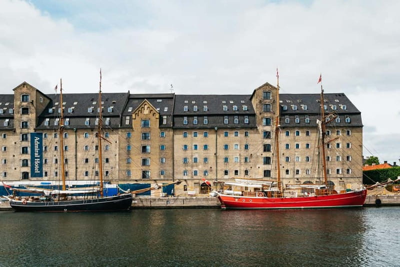 Copenhagen: Old Canals and Hidden Gems Social Boat Tour - Drinks, comfort, and what to bring