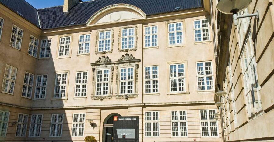 Copenhagen: Old Town and Nyhavn Private Family Tour - Key points to know before booking
