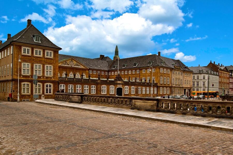 Copenhagen: Old Town and Nyhavn Private Family Tour - The 3-hour option and the Children’s Museum