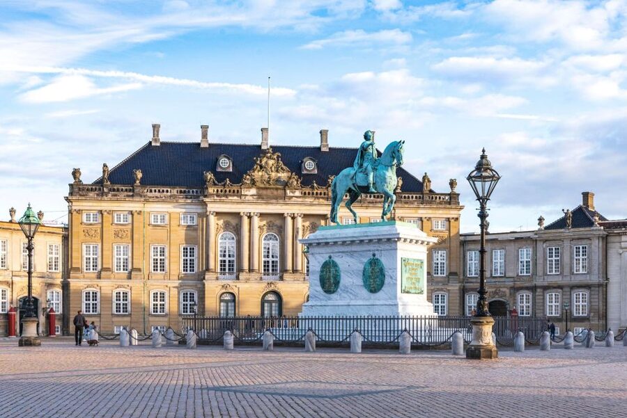 Copenhagen: Old Town and Nyhavn Private Family Tour - The optional canal cruise