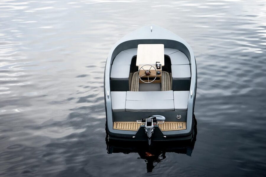 Copenhagen: Private Boat Tour with Captain (Lite) - Five minutes for drinks, wine, beer, and snacks